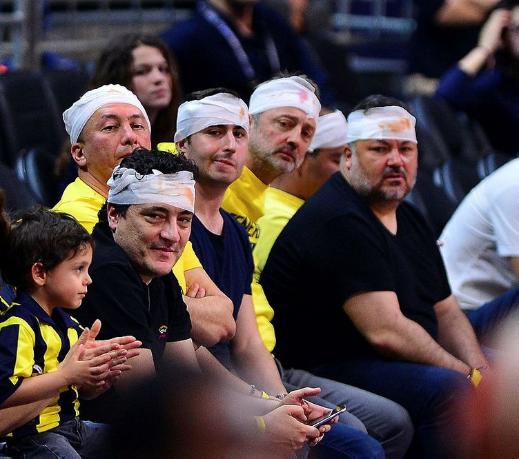Fenerbahçeli taraftarlardan Şenol Güneş'e gönderme