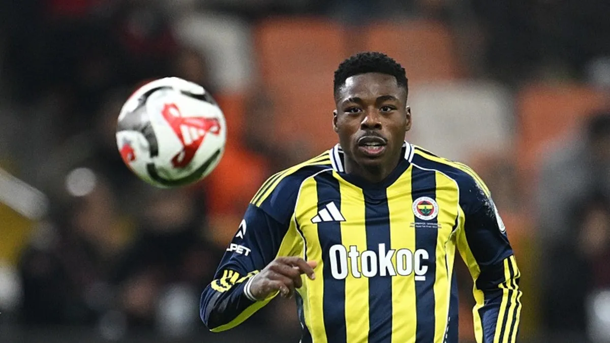 Fenerbahçe'de şok sakatlık! Musaba oyuna devam edemedi