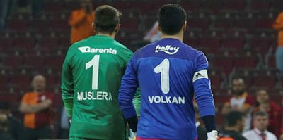 Muslera mı Volkan mı?