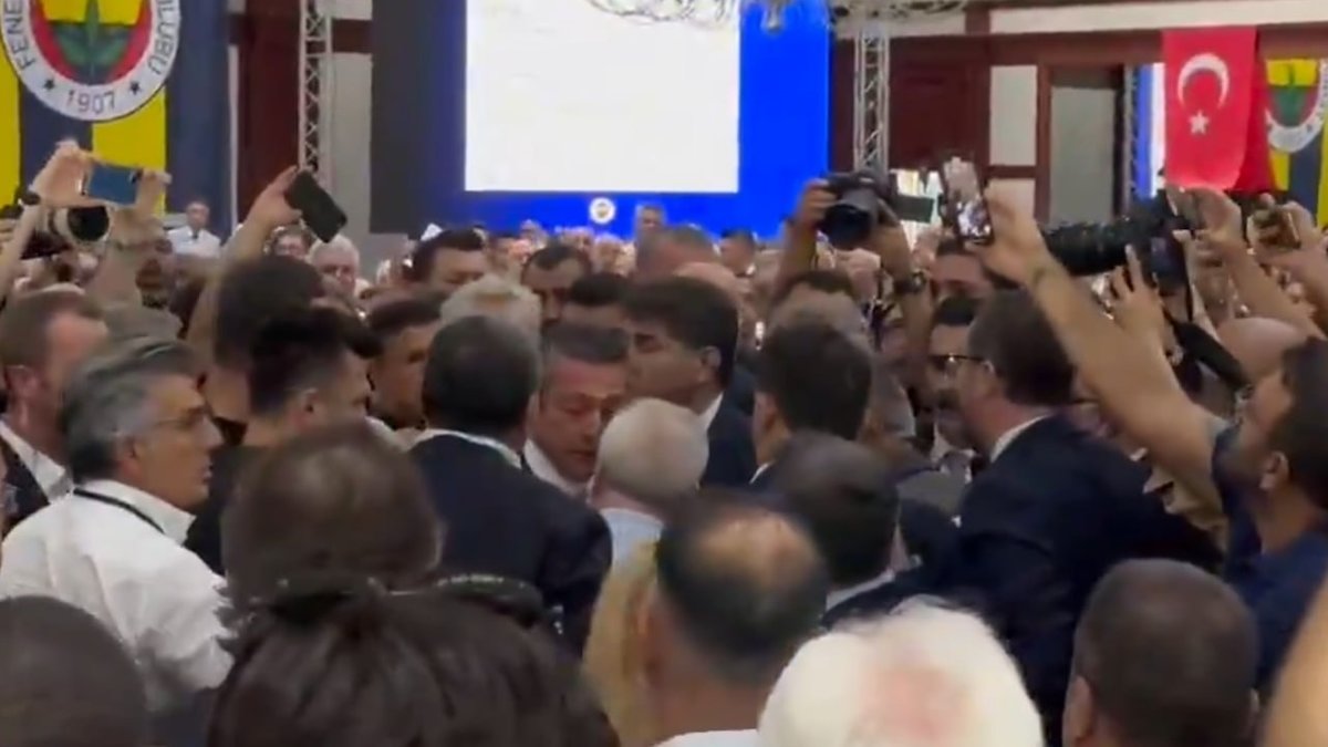 Fenerbahçe Yüksek Divan Kurulu’nda ortalık karıştı!