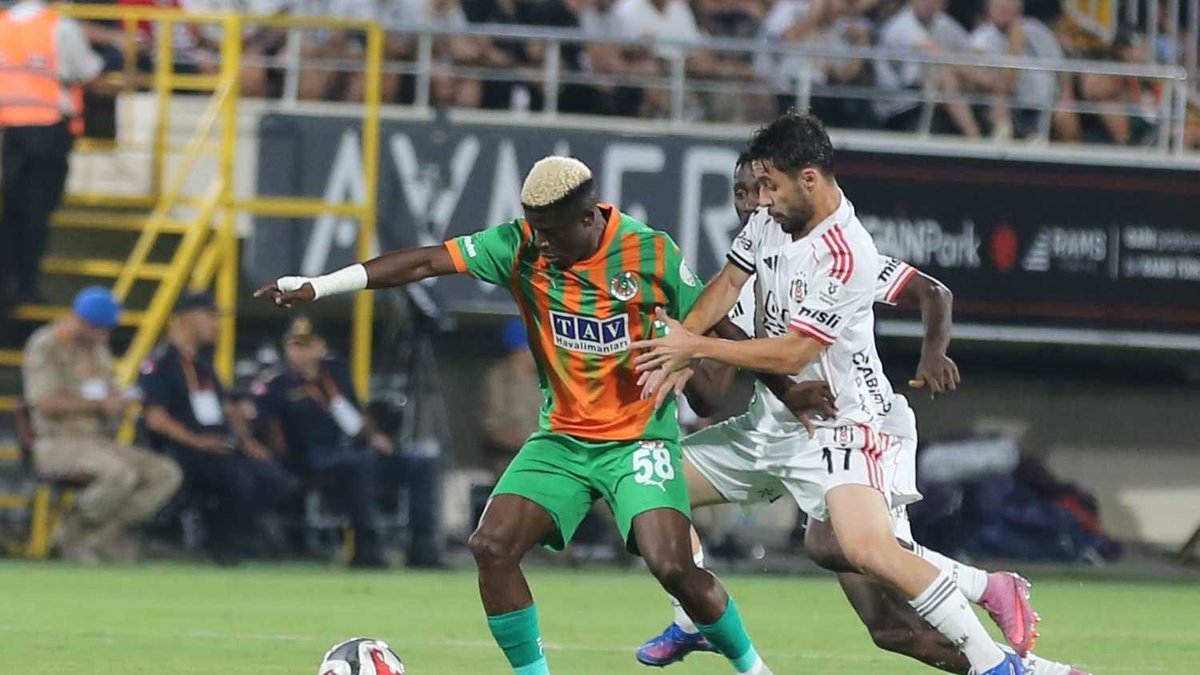 Fenerbahçe'den orta saha bombası! O isimle anlaşma sağlandı!