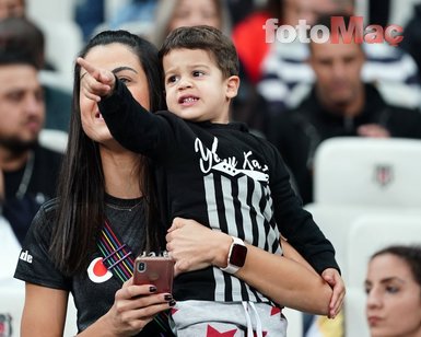 Beşiktaş-Galatasaray mücadelesinden kareler