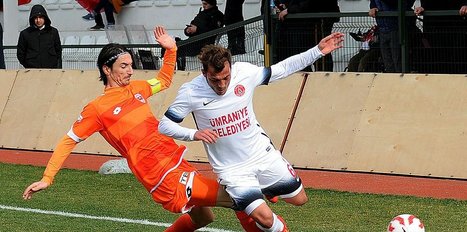 Ümraniyespor tek attı üç aldı