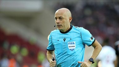 Turkish football referee Cuneyt Cakir ends his career