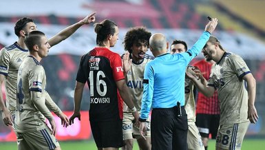 Fenerbahçe'nin Dimitrios Pelkas'la bulduğu gol ofsayt gerekçesiyle iptal edildi! İşte tartışılan pozisyon