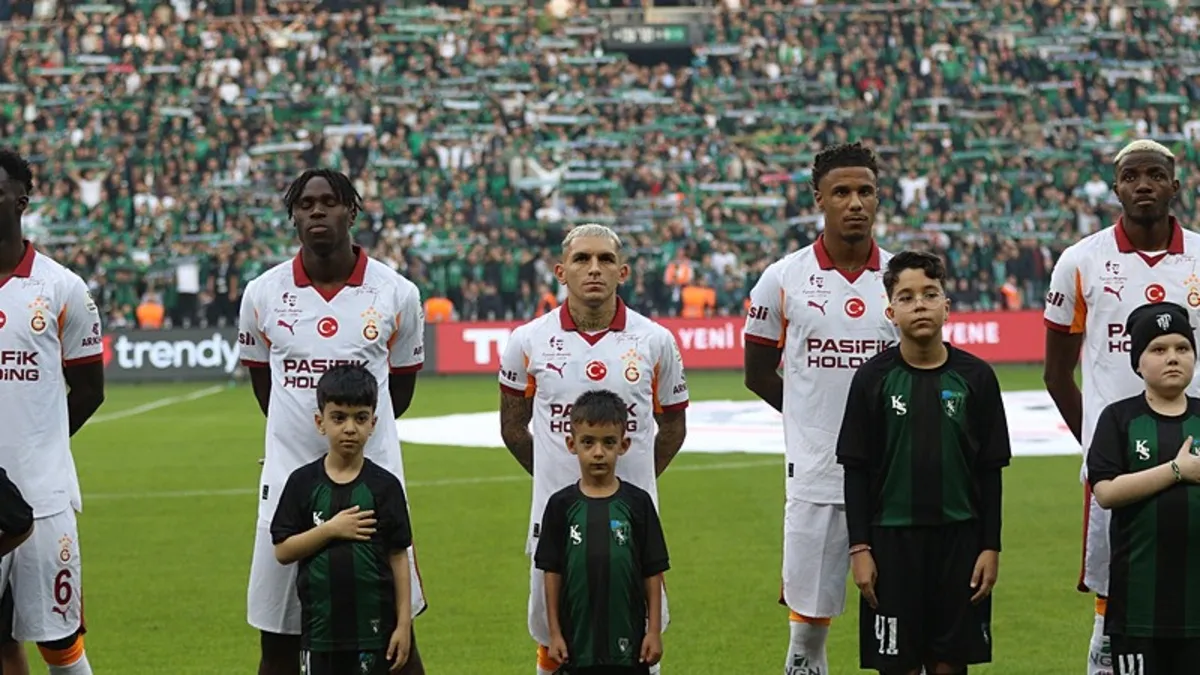 Galatasaray'da şok sakatlık! Karşılaşmaya devam edemedi