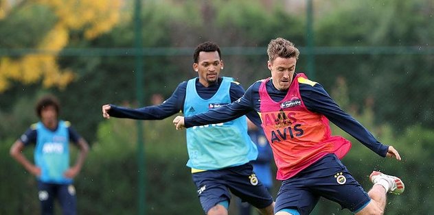 Fenerbahçe mesaiye devam ediyor