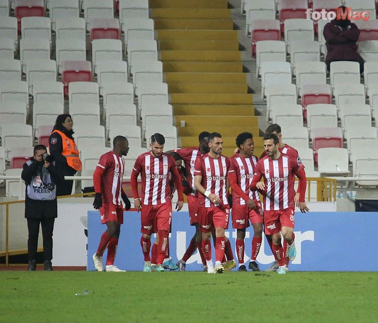 Galatasaraylı futbolcuya Sivasspor maçı sonrası büyük övgü! "Daha fazlasını verdi"