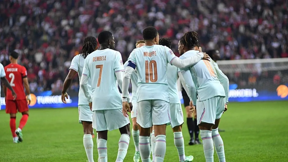 Parisli Galibiyet: Avrupa'da Türk Futbolu Karşılaşıyor