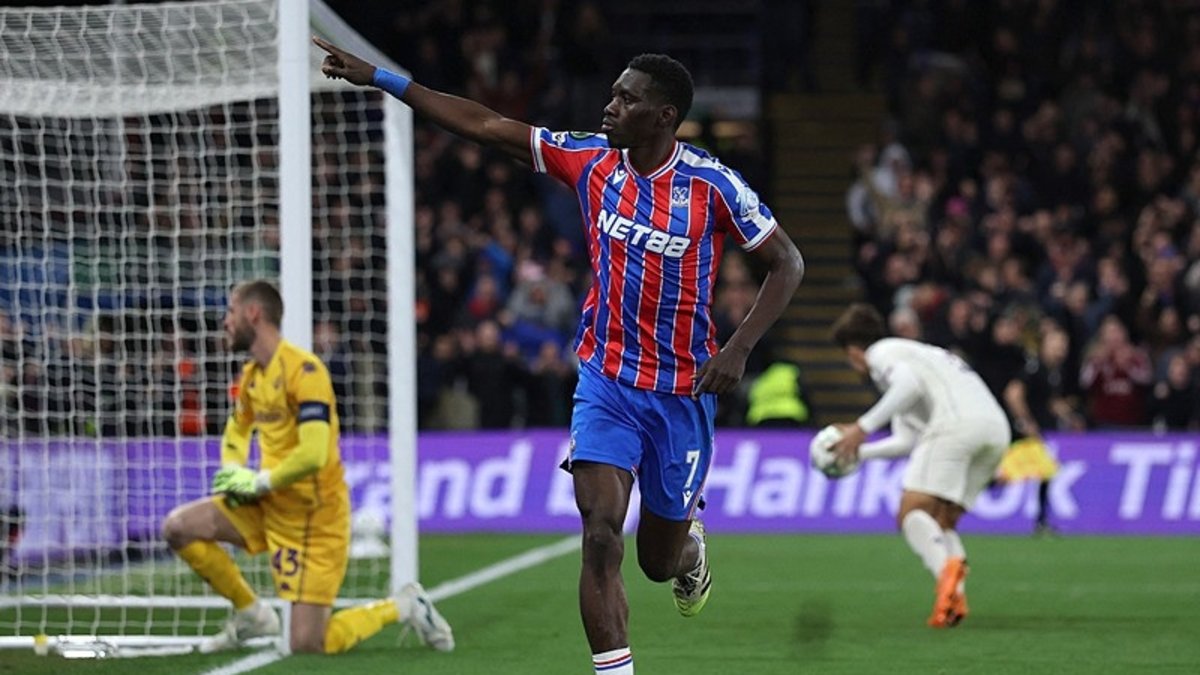 Crystal Palace evinde Fiorentina'yı mağlup etti!