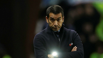 Van Bronckhorst rötar yaptı