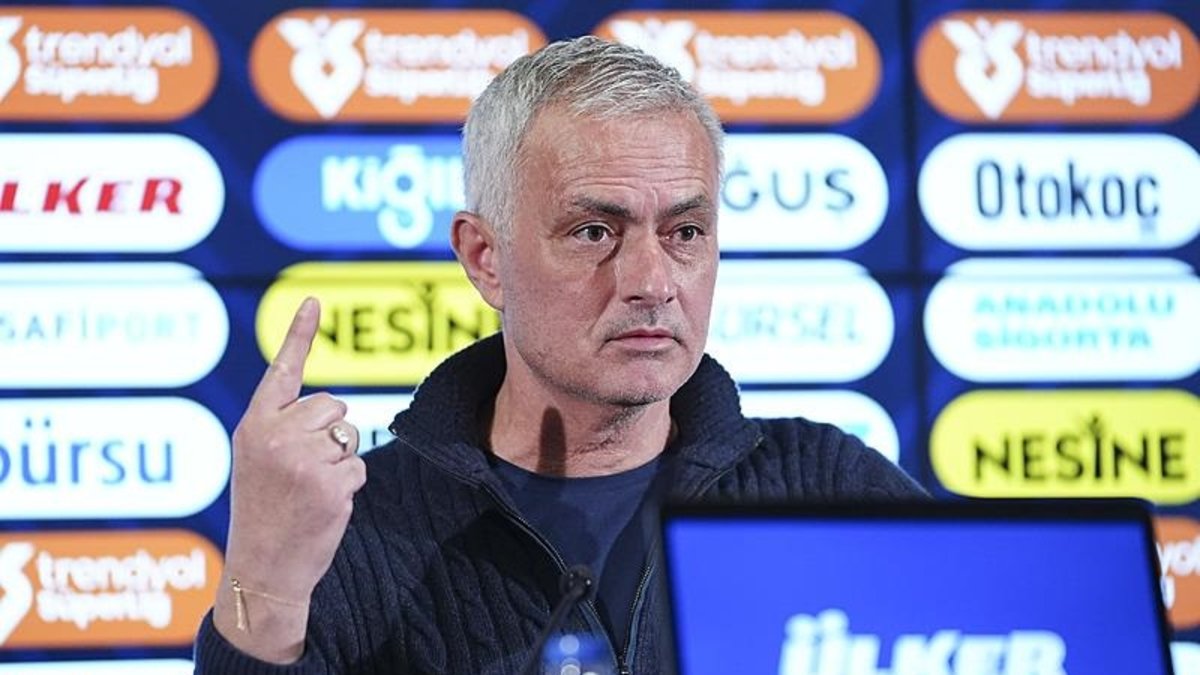 FENERBAHÇE HABERLERİ | Eski Premier Lig hakeminden Jose Mourinho hakkında flaş sözler! FENERBAHÇE HABERLERİ | Eski Premier Lig hakeminden Jose Mourinho hakkında flaş sözler!