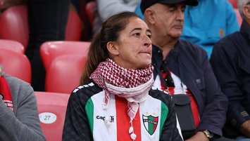 Bilbao taraftarları Filistin'i unutmadı!