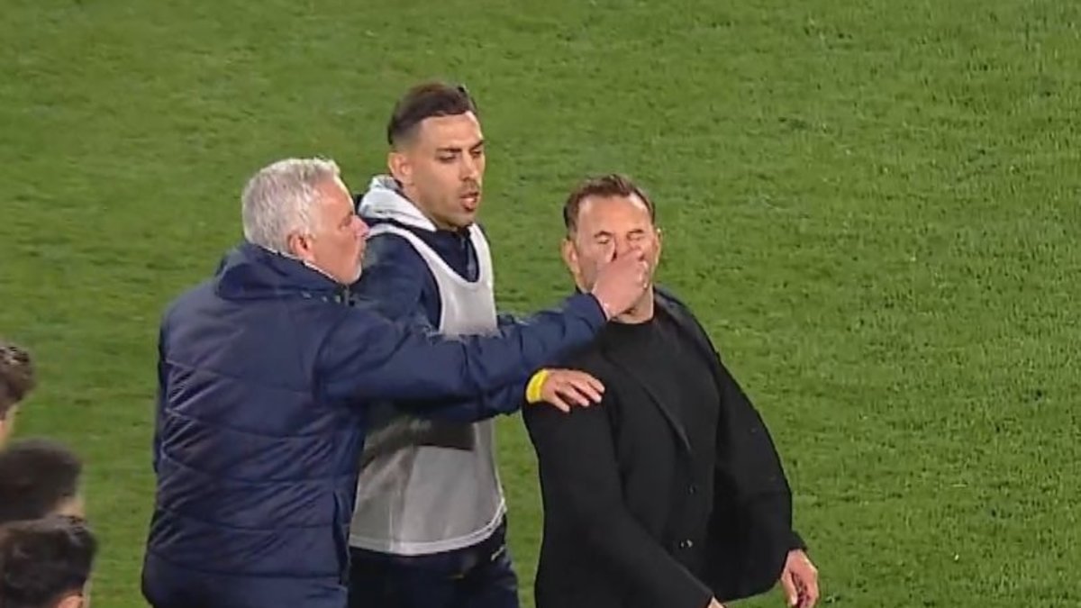 Mourinho'dan Okan Buruk'a müdahale Mourinho'dan Okan Buruk'a müdahale