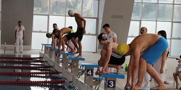 Anadolu Yıldızları Analig Yüzme Yarışları Karabük’te başladı