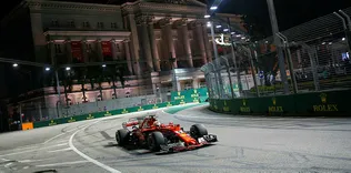 Singapur’da ilk cep Vettel’in