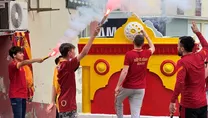 Şampiyon çeşme sarı-kırmızı