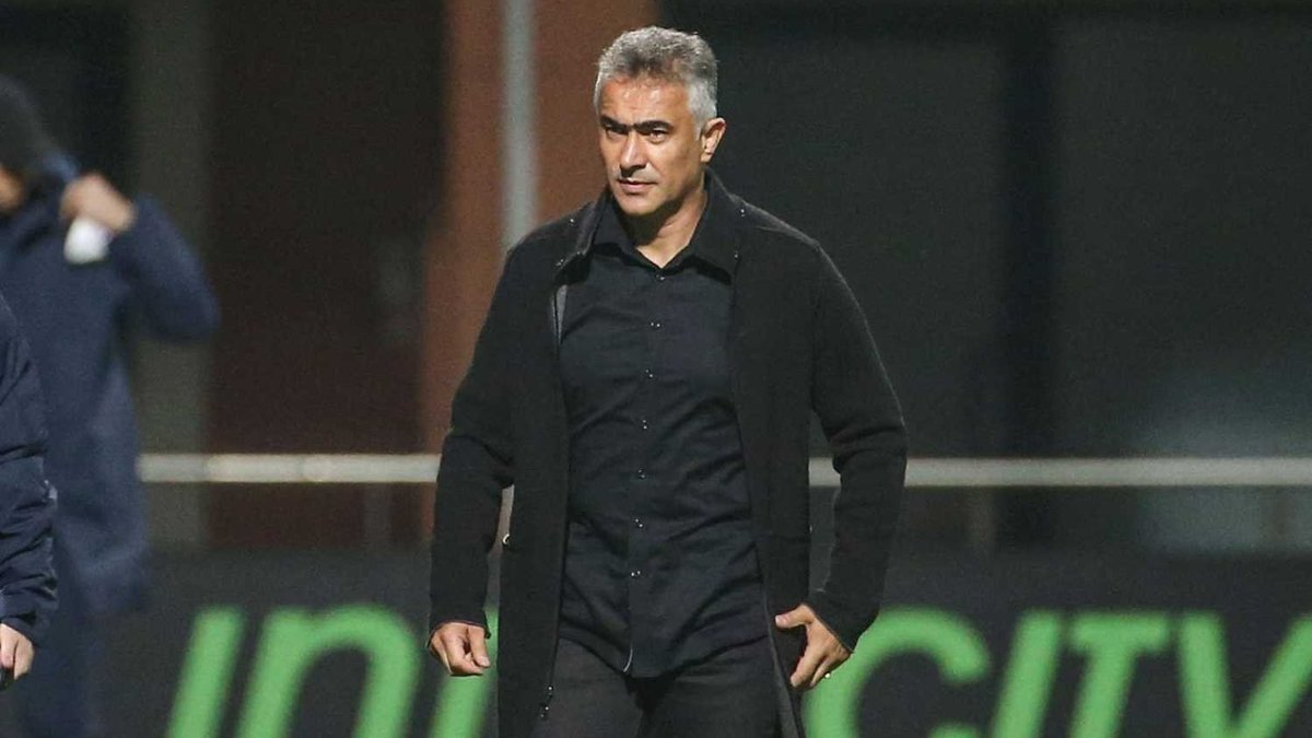 Özbelsan Sivasspor teknik direktör Mehmet Altıparmak ile yollarını ayırdı!