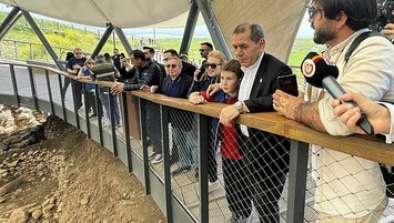 Dursun Özbek'ten tarihi ziyaret