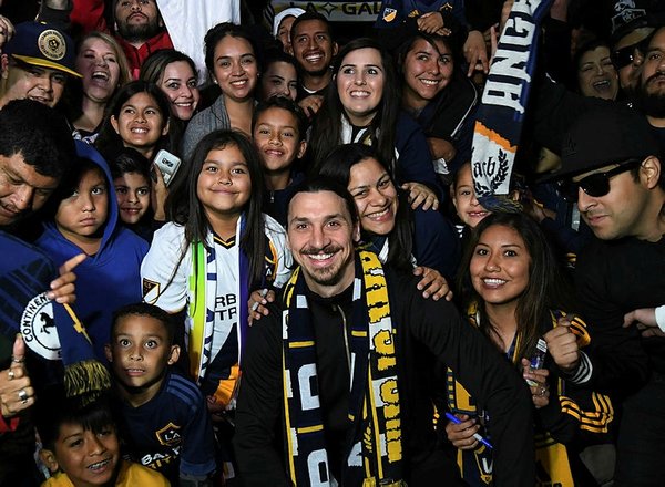 İbrahimovic'e coşkulu karşılama