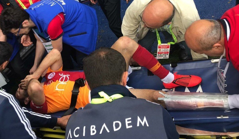 Galatasaray Dan Emre Akbaba Nin Saglik Durumu Ile Ilgili Aciklama Geldi Son Dakika Galatasaray