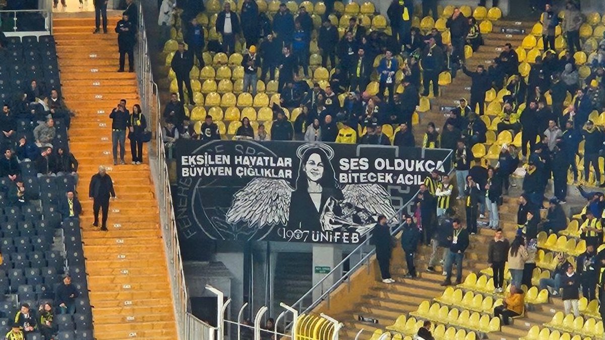 Fenerbahçe taraftarından anlamlı pankart