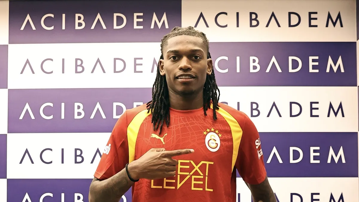 Rafael Leao Galatasaray'da: Sağlık Kontrolü ve İmza Töreni Tamamlandı
