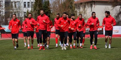 Utaş Uşakspor Başkent'te terliyor