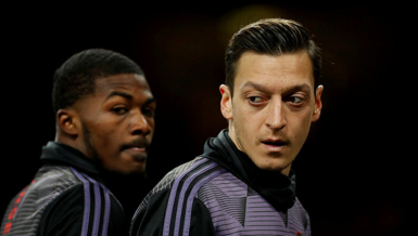 Çin’de Mesut skandalı