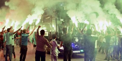 Konyaspor'a meşaleli karşılama