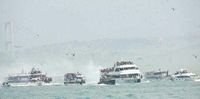 İstanbul Boğazı siyah-beyaza büründü