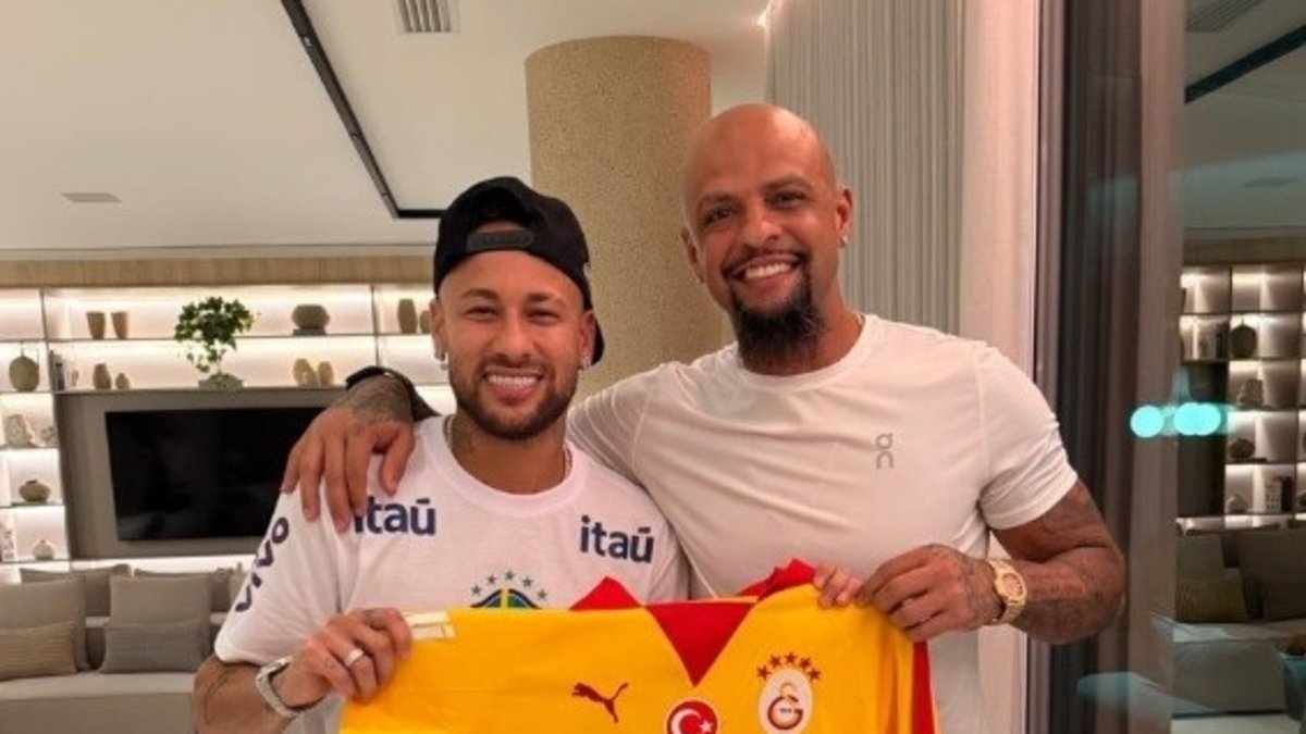 Felipe Melo'dan Neymar'a Galatasaray forması hediyesi!
