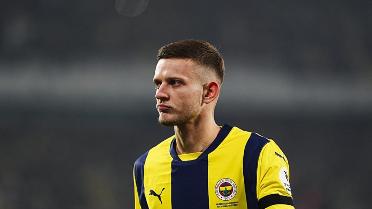 TRANSFER HABERLERİ | Fenerbahçe'nin yıldızına 12 milyon Euro'luk teklif! TRANSFER HABERLERİ | Fenerbahçe'nin yıldızına 12 milyon Euro'luk teklif!