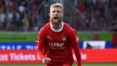 Beste’nin menajeri geldi