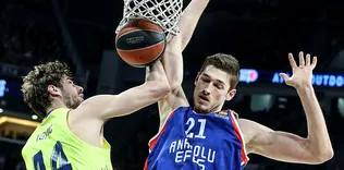 Anadolu Efes’ten görkemli galibiyet
