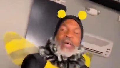 >Eski boksör Mike Tyson'ın arı kostümü giydiği o görüntü sosyal medyaya damga vurdu!