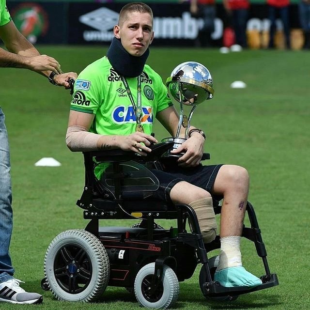 Ölümden kurtulan kaleci futbola dönmek istiyor