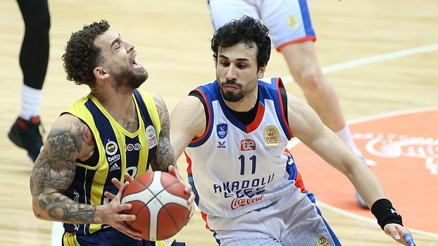 Erten Gazi'den Anadolu Efes'e kötü haber!