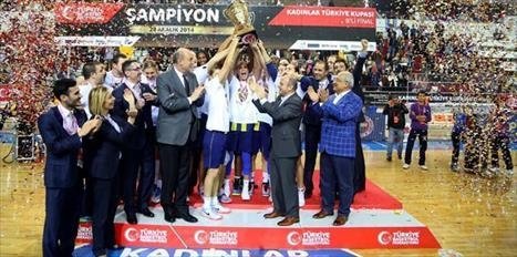 Kupanın Kraliçesi Fenerbahçe