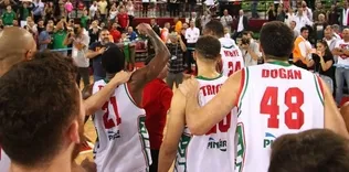 Pınar Karşıyaka Avrupa’da da zirvede