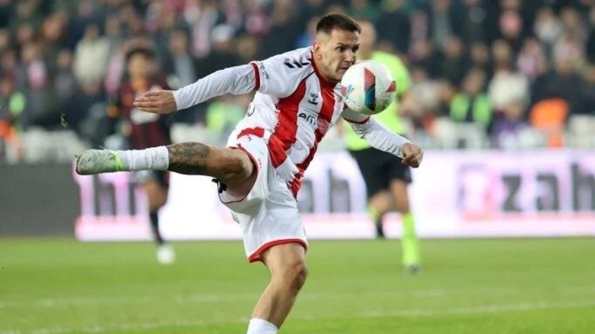 Manaj Barış Alper Yılmaz'dan özür diledi!