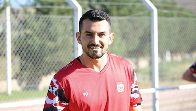 Sivasspor Emrah Başsan'ı transfer etti!