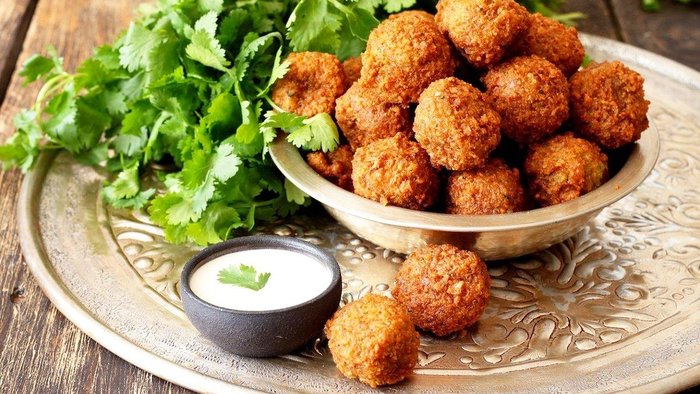 tavuklu-falafel-tarifi-evde-kolay-ve-pratik-tavuklu-falafel-nasil-yapilir-malzemeleri-yapilisi-ve-puf-noktalar-1695725159556.jpeg