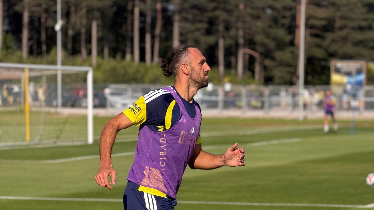 Fenerbahçe'de Vedat Muriqi sakatlandı!