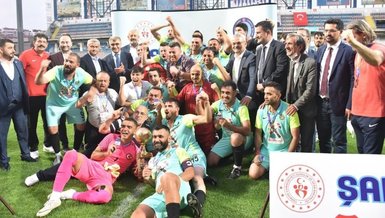 Son dakika spor haberi: İşitme Engelliler Futbol Süper Lig'de şampiyon Karşıyaka!