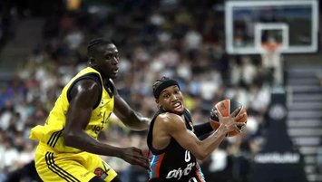 Fenerbahçe'de Bango ameliyat oldu