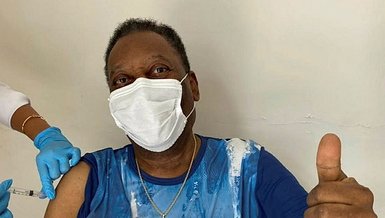 Pele receives coronavirus vaccine and calls for unity