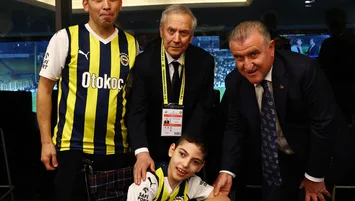 Alkışlar Fenerbahçe'ye