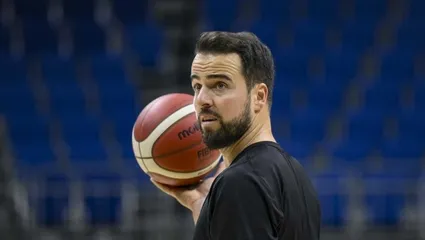 Fenerbahçe, Melih Mahmutoğlu ile yeni sözleşme imzaladı