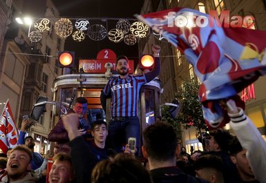 Trabzonsporlu taraftarlar şampiyonluğu doyasıya kutladı